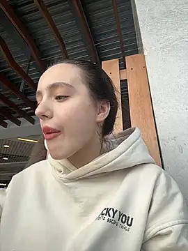 MiaTee online show from February 28, 4:12 am