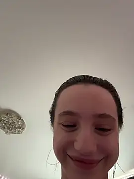 MiaTee online show from March 5, 3:47 am