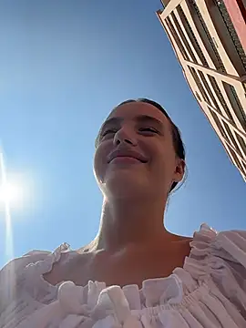 MiaTee online show from April 9, 2:13 am