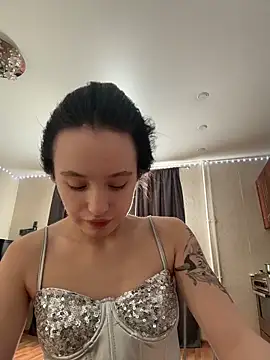 MiaTee online show from February 4, 4:07 am