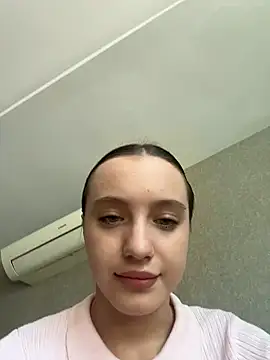 MiaTee online show from April 11, 1:57 am