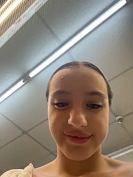 MiaTee online show from April 17, 2:03 am