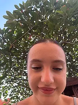 MiaTee online show from April 10, 2:07 am