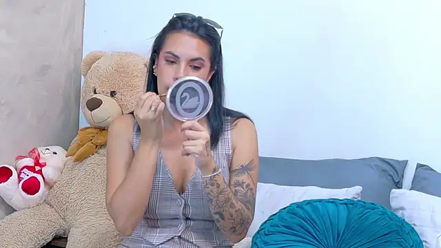 Snapshot of AndiVasquez chatting on July 9, 1:43 pm AndiVasquez online show from July 9, 1:43 pm
