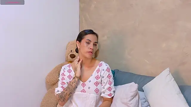 AndiVasquez online show from February 17, 12:13 pm