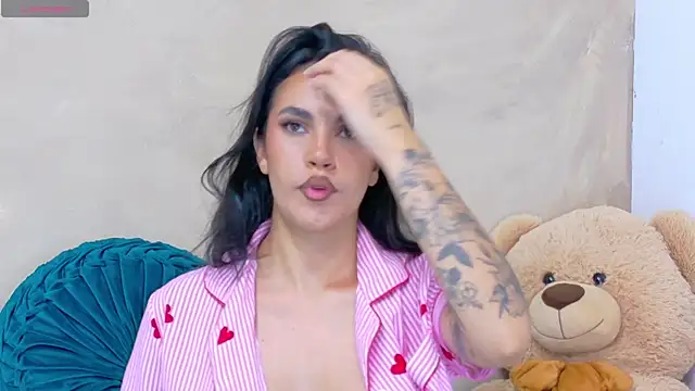 AndiVasquez online show from May 26, 10:24 am
