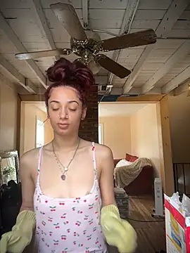 heluvsbabii online show from April 3, 6:25 pm