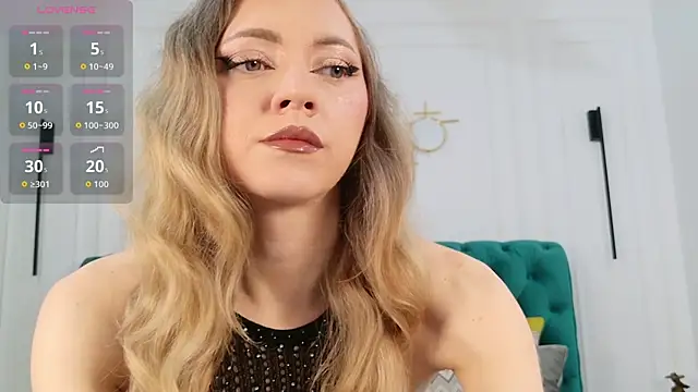 IrisLayne online show from April 10, 4:30 am