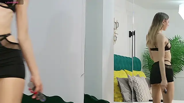 IrisLayne online show from April 5, 4:41 am