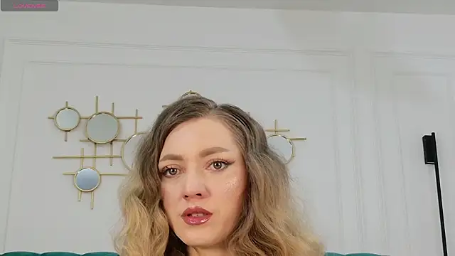 IrisLayne online show from April 20, 4:37 am