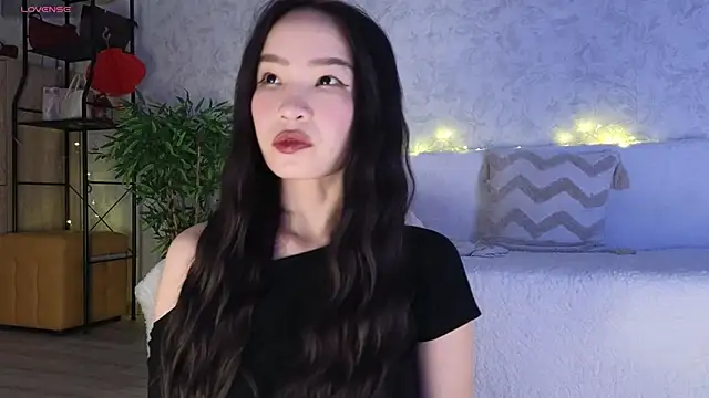 saya li11 online show from February 19, 4:15 pm