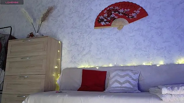 saya li11 online show from February 12, 4:40 pm