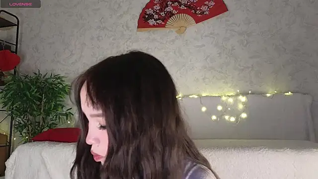 saya li11 online show from February 28, 7:24 pm