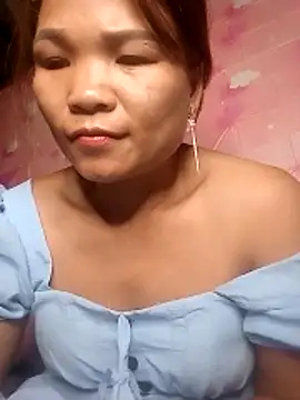 Snapshot of maymay-2000 chatting on February 6, 11:06 am maymay-2000 online show from February 6, 11:06 am