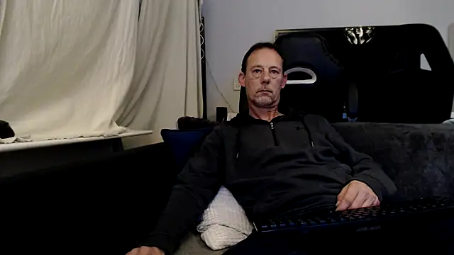 Snapshot of Sexy_Ass_Mike chatting on February 17, 10:18 pm Sexy Ass Mike online show from February 17, 10:18 pm