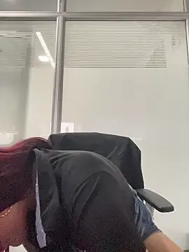 Nahomy Benett online show from March 4, 11:40 am