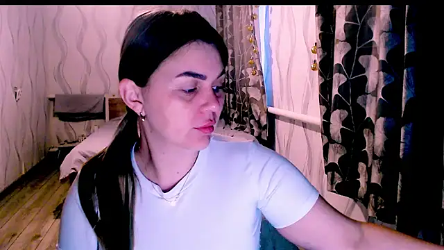 Snapshot of MagicKatarina_ chatting on March 3, 4:41 am MagicKatarina online show from March 3, 4:41 am