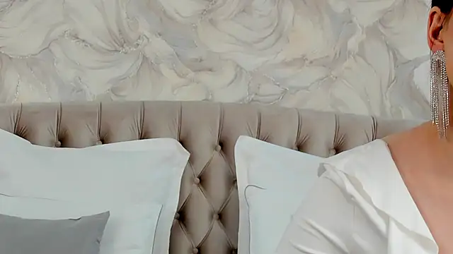 AlissaMilee online show from April 3, 3:02 am