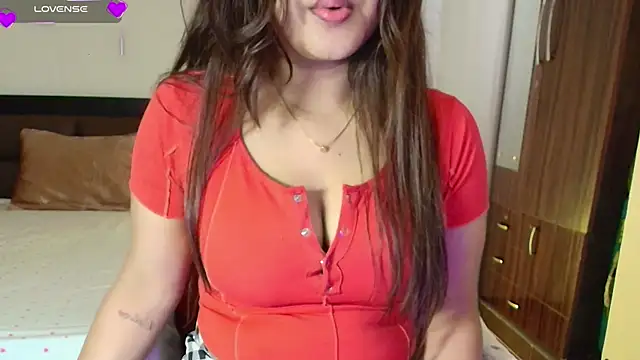 Snapshot of Yara-143 chatting on February 25, 6:46 am Yara-143 online show from February 25, 6:46 am