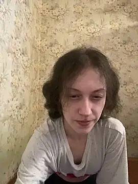 Snapshot of AliceVane chatting on February 7, 7:05 am AliceVane online show from February 7, 7:05 am