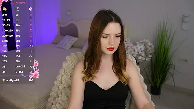 Snapshot of Milana_Moons chatting on July 17, 10:56 am Milana Moons online show from July 17, 10:56 am