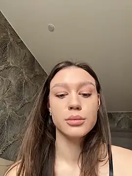 CarmenHill online show from May 10, 6:28 am