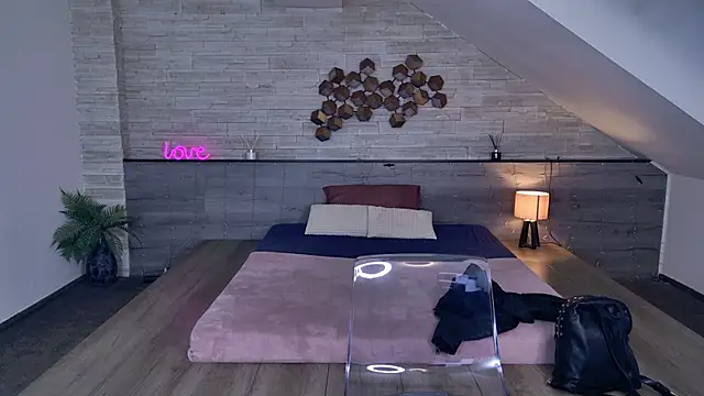 hornyb33  online show from February 24, 5:08 am