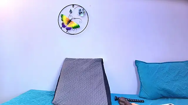 melany roberts  online show from February 27, 3:18 am