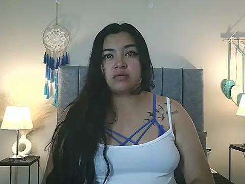 Snapshot of KatalynaSweet chatting on February 26, 3:39 am KatalynaSweet online show from February 26, 3:39 am