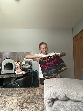 Milssweetx online show from April 5, 10:44 am