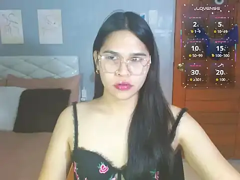 Snapshot of alianabrooks chatting on February 10, 3:11 pm alianabrooks online show from February 10, 3:11 pm