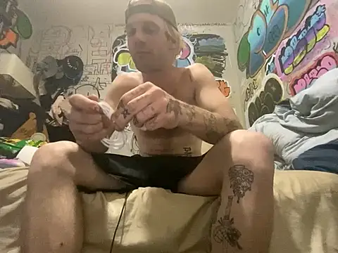 gothboiplzty online show from June 10, 4:24 am