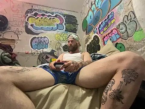 gothboiplzty online show from June 3, 6:14 am