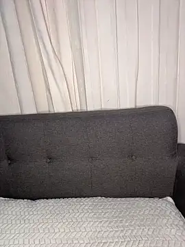 cristal  violetaa online show from February 12, 4:12 am