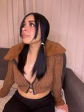 cristal  violetaa online show from February 5, 3:35 am