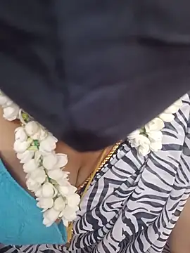 Snapshot of Madhusri_Tamil_Telugu chatting on June 9, 5:03 pm Madhusri Tamil Telugu online show from June 9, 5:03 pm