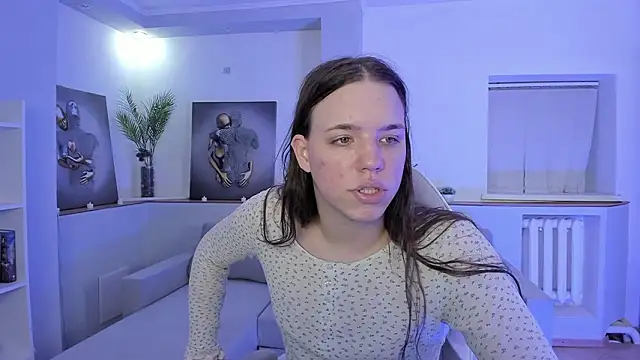 Snapshot of Madison_dolly chatting on February 4, 2:06 am Madison dolly online show from February 4, 2:06 am