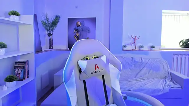 Madison dolly online show from April 4, 8:43 am