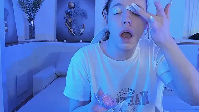 Snapshot of Madison_dolly chatting on March 3, 2:07 am Madison dolly online show from March 3, 2:07 am