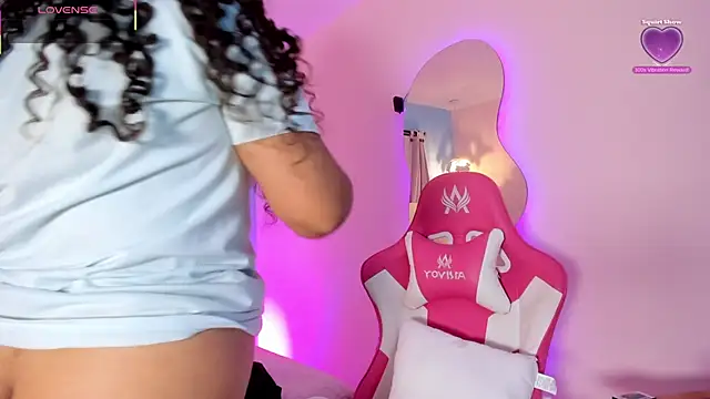 Snapshot of LOU_22_ chatting on February 25, 1:00 pm LOU 22 online show from February 25, 1:00 pm