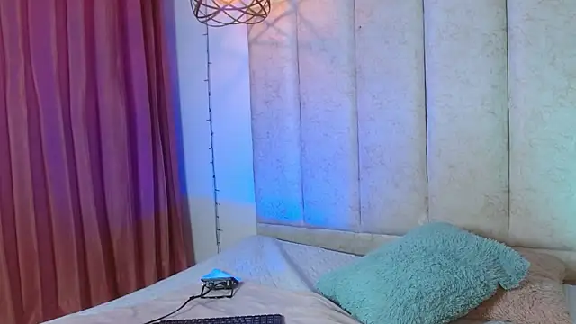 madissonrousecs online show from April 19, 3:51 am