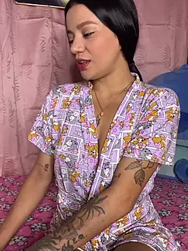 Snapshot of agathamarrshall_ chatting on February 10, 3:22 pm agathamarrshall online show from February 10, 3:22 pm