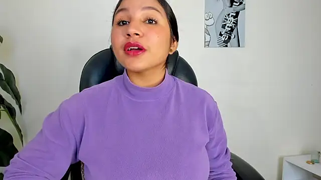 Snapshot of Victoria_Rosee chatting on February 4, 12:33 pm Victoria Rosee online show from February 4, 12:33 pm