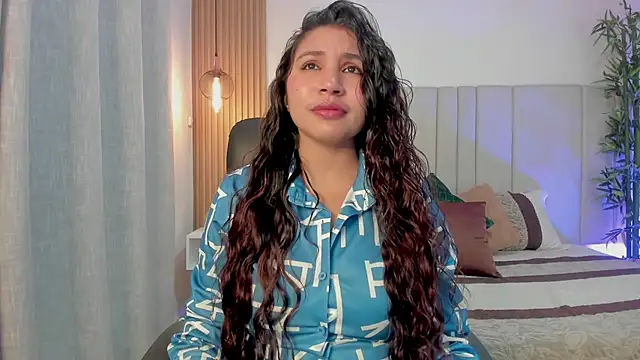 Victoria Rosee online show from May 4, 3:15 pm