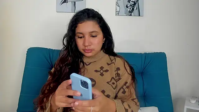 Snapshot of Victoria_Rosee chatting on February 13, 12:38 pm Victoria Rosee online show from February 13, 12:38 pm