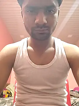 Snapshot of Darkintrovert chatting on February 9, 6:39 pm Darkintrovert online show from February 9, 6:39 pm