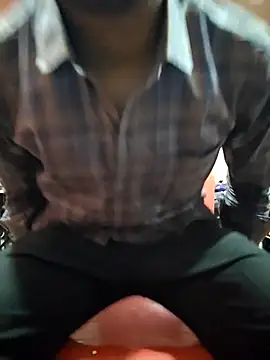 Snapshot of Darkintrovert chatting on February 13, 10:26 am Darkintrovert online show from February 13, 10:26 am