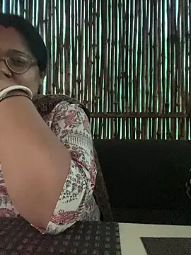 hornymommy999 online show from February 5, 12:01 pm