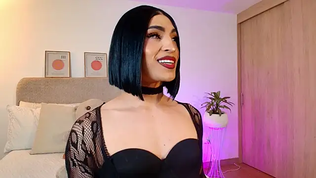 Snapshot of KarolPortellaa chatting on June 11, 12:12 am KarolPortellaa online show from June 11, 12:12 am