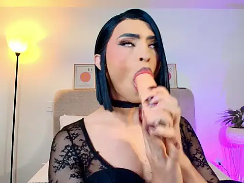 Snapshot of KarolPortellaa chatting on February 28, 2:39 pm KarolPortellaa online show from February 28, 2:39 pm